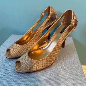 Daisy‎ Fuentes open  toe slingback heels